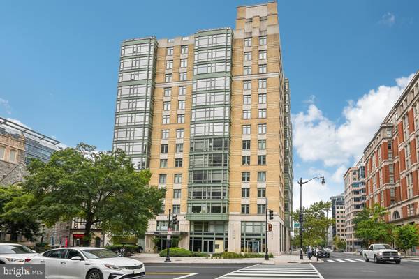 915 E E ST NW #1111, Washington, DC 20004