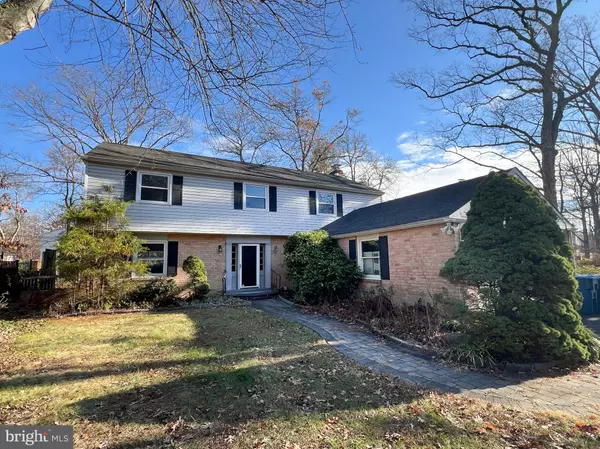 3009 MAPLE SHADE LN, Wilmington, DE 19810