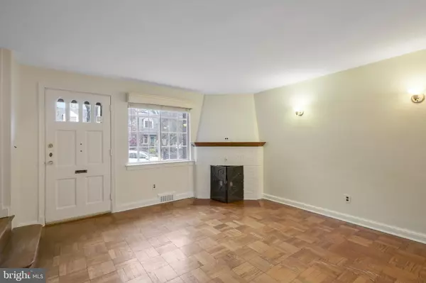 Alexandria, VA 22314,702 DEVON PL