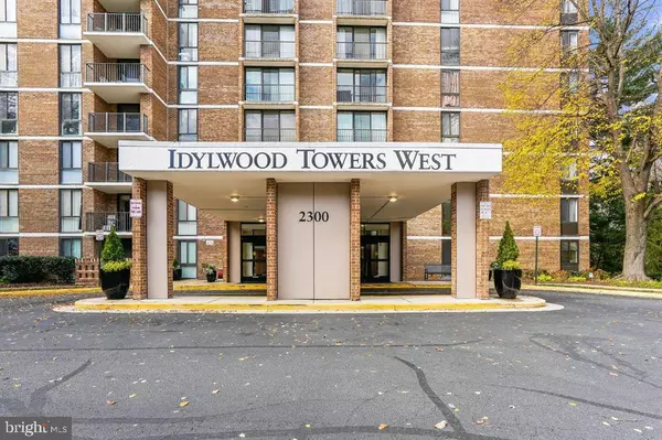 2300 PIMMIT DR #1116, Falls Church, VA 22043