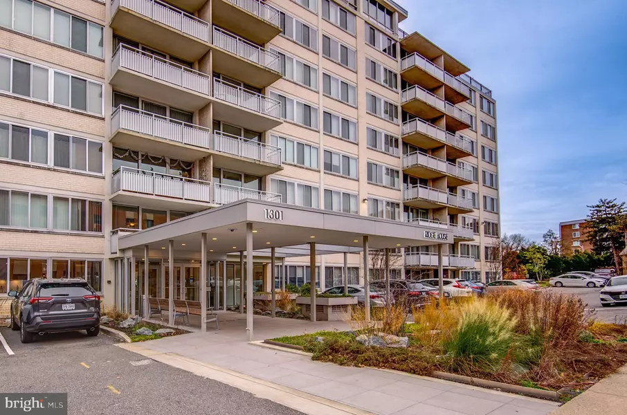 1301 S ARLINGTON RIDGE RD S #310, Arlington, VA 22202