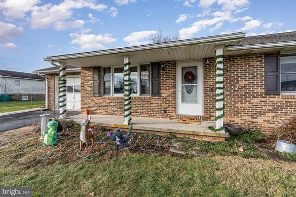 Carlisle, PA 17015,104 HEDGE ROW LN