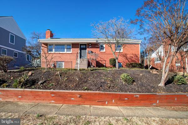 2028 N WOODSTOCK ST, Arlington, VA 22207