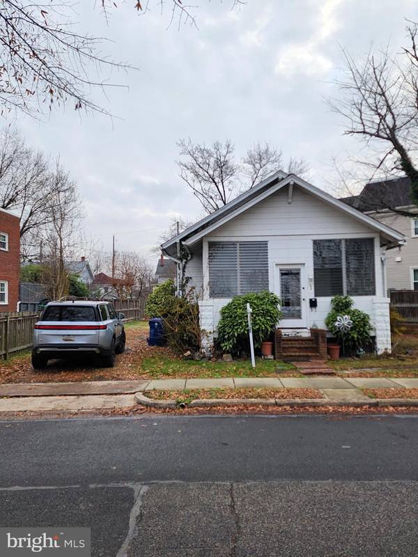 1 E CUSTIS AVE, Alexandria, VA 22301