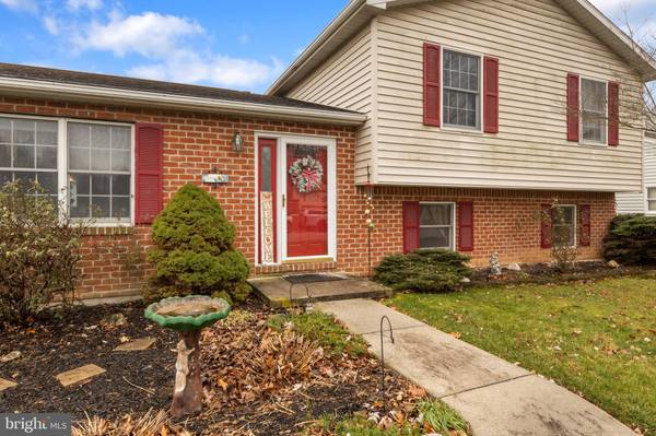 Hanover, PA 17331,11 GARDEN LN