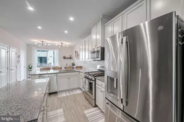 Suitland, MD 20746,2843 EVANSGREEN DR