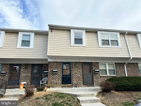 Hamilton, NJ 08690,512 SILVER CT