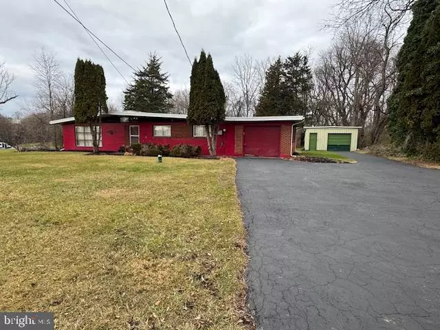 1146 W TRINDLE RD, Mechanicsburg, PA 17055