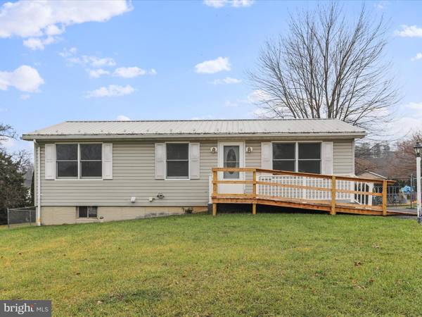 8752 OXFORD CIR, Waynesboro, PA 17268