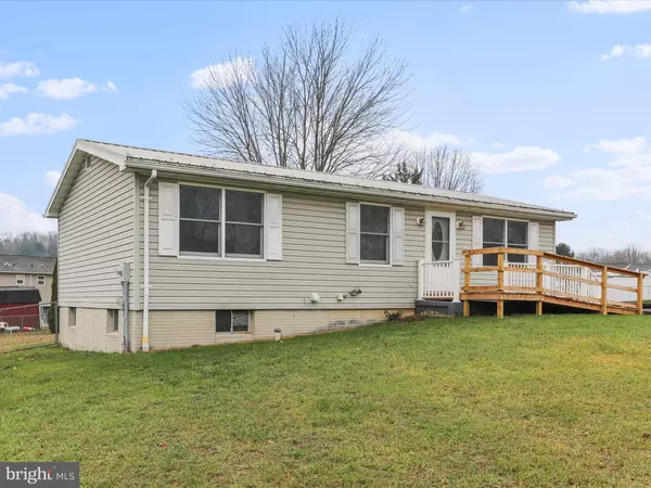 8752 OXFORD CIR, Waynesboro, PA 17268