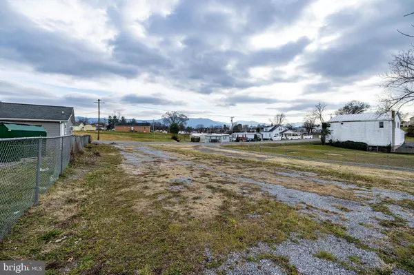 Luray, VA 22835,4 FIRST ST