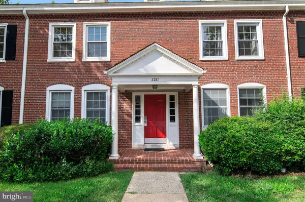 3251 S STAFFORD ST #B2, Arlington, VA 22206