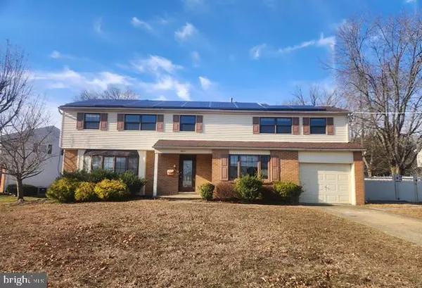 15 LANTERN LN, Turnersville, NJ 08012