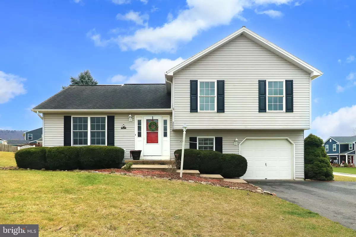 Pleasant Gap, PA 16823,205 STEEPLECHASE DR