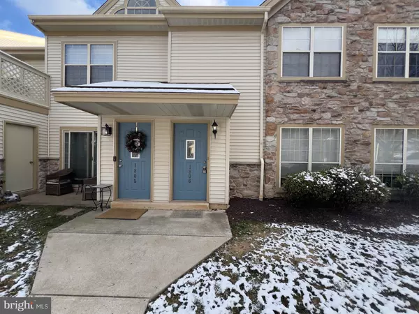 1806 FOXMEADOW CIR #CONDO 1806, Royersford, PA 19468