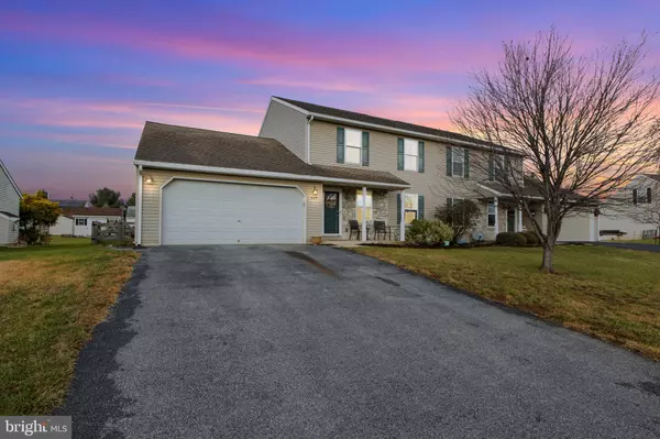 New Holland, PA 17557,485 DAISY DR