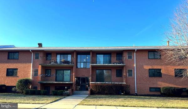 1633 EDGEWOOD PL #104, Hagerstown, MD 21740