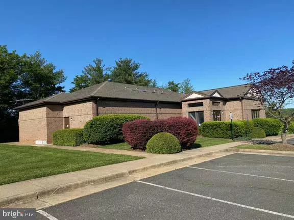 555 HOSPITAL DR, Warrenton, VA 20186