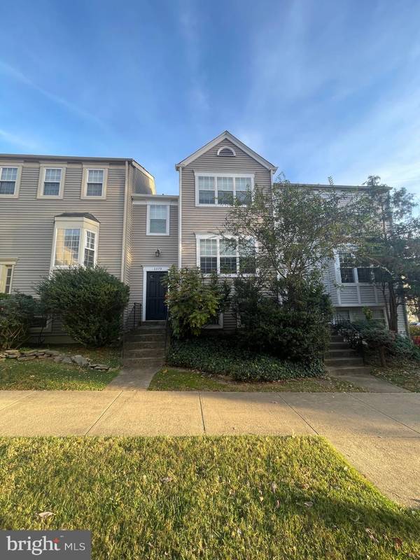 2379 HUNTERS SQUARE CT, Reston, VA 20191