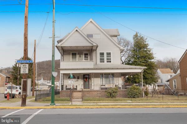 401 S 2ND ST, Saint Clair, PA 17970