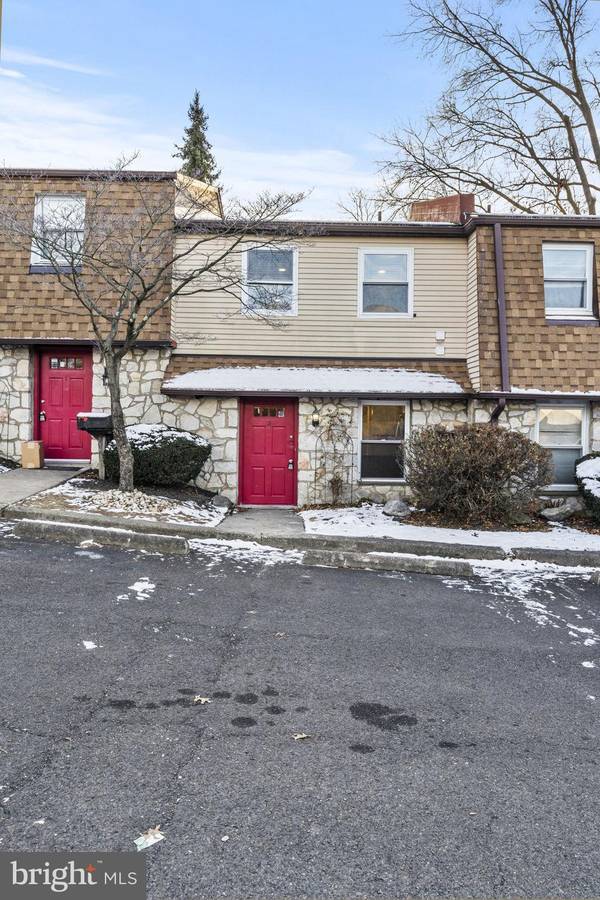 Elkins Park, PA 19027,106 SUSAN DR #2