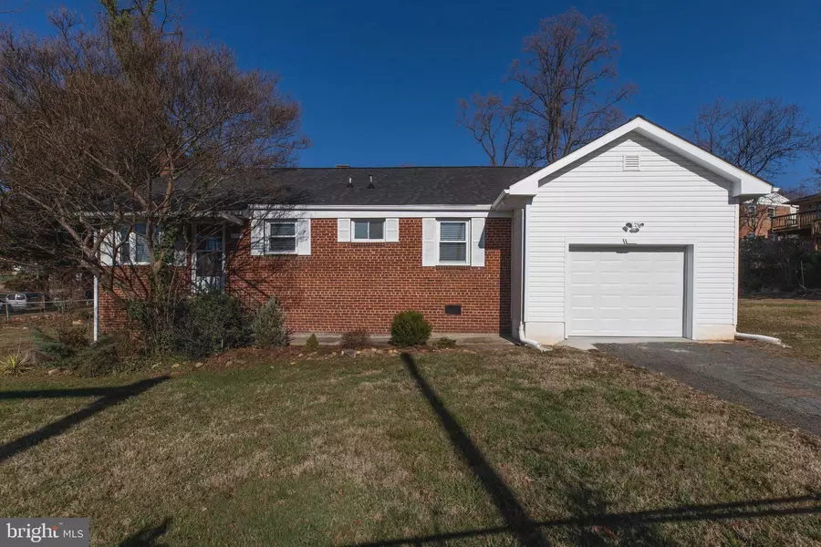 2741 WOODLEY PL, Falls Church, VA 22046