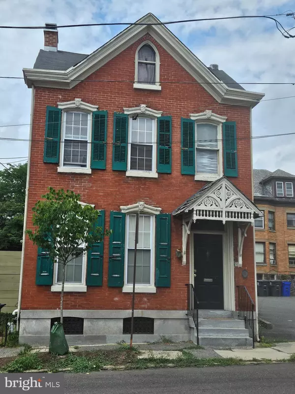 71 N CHARLOTTE ST, Pottstown, PA 19464