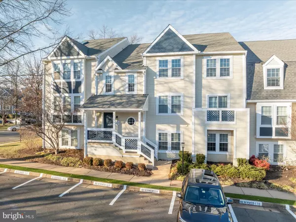 12933-A GRAYS POINTE RD #12933A, Fairfax, VA 22033