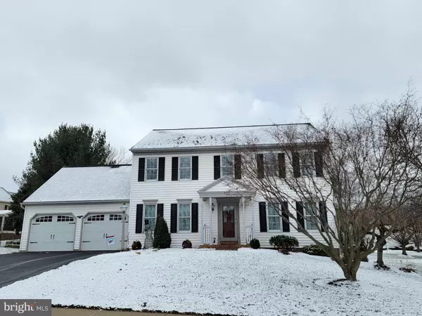 220 DATE DR, Leola, PA 17540