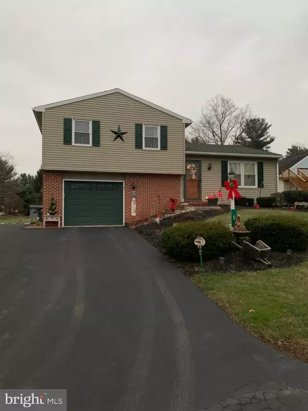 5 TODD RD, Ronks, PA 17572