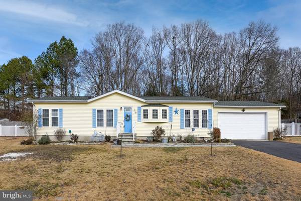 114 E HOLLY DR, Lincoln, DE 19960