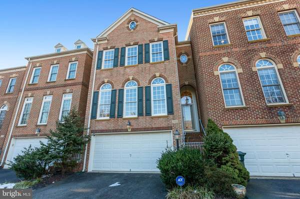 12411 DORFORTH DR, Fairfax, VA 22033