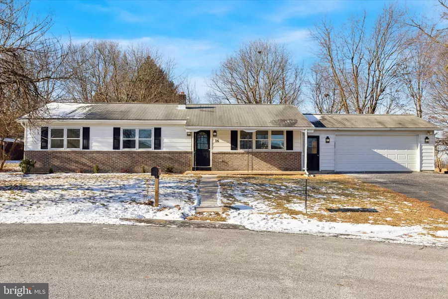 16 PHEASANT RUN, Fleetwood, PA 19522