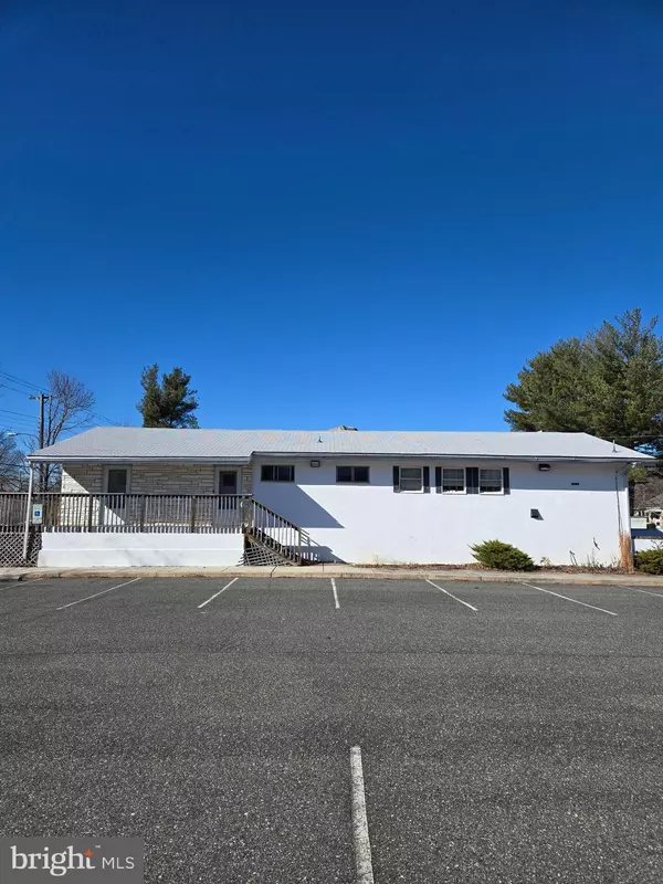 Gibbstown, NJ 08027,321 E BROAD ST