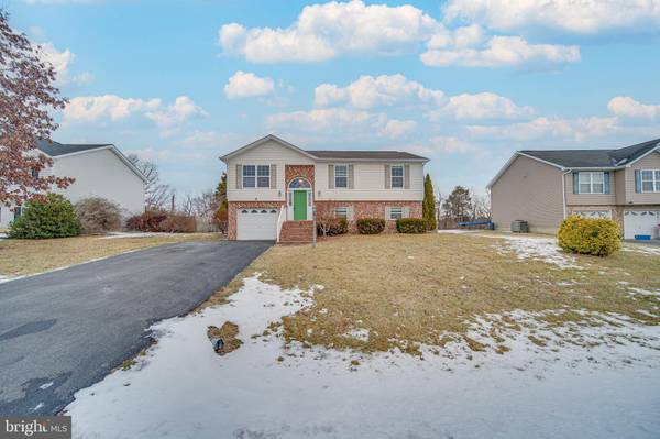 304 MARLOWE DR,  Inwood,  WV 25428