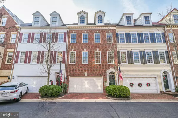 20 ALEXANDER ST, Alexandria, VA 22314