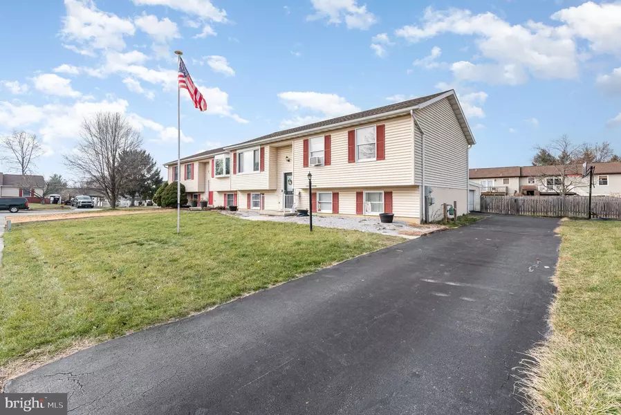 35 DOGWOOD LN, Hanover, PA 17331