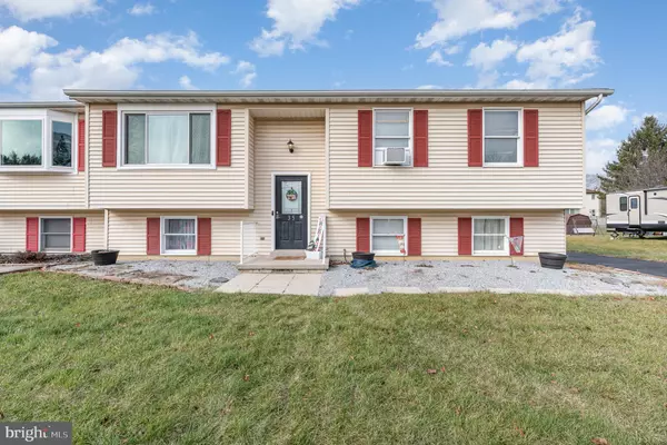 Hanover, PA 17331,35 DOGWOOD LN