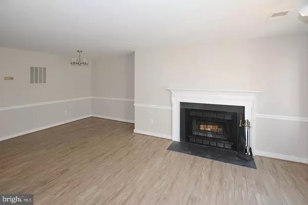 Arlington, VA 22207,5534 LANGSTON BLVD #22-E