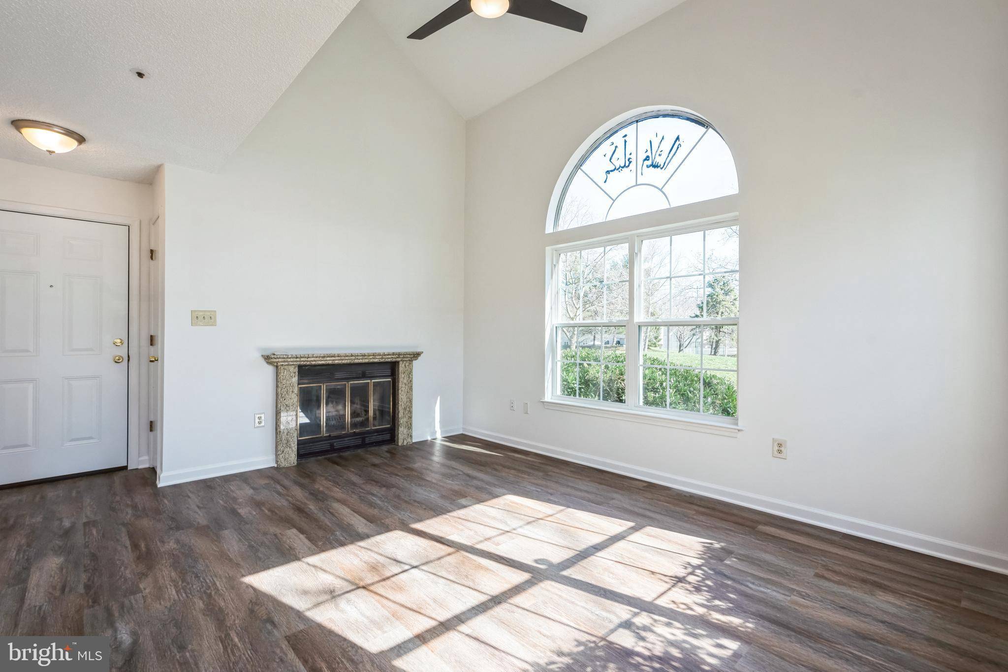 Bowie, MD 20721,10402 BEACON RIDGE DR #9-102