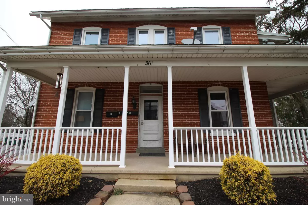 New Holland, PA 17557,361-APT. D E MAIN ST