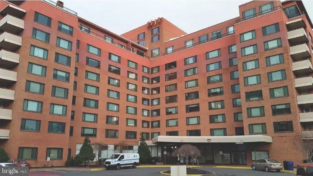 Arlington, VA 22209,1011 ARLINGTON BLVD #1043