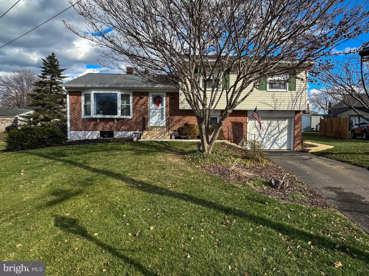 Willow Street, PA 17584,115 ELK LN