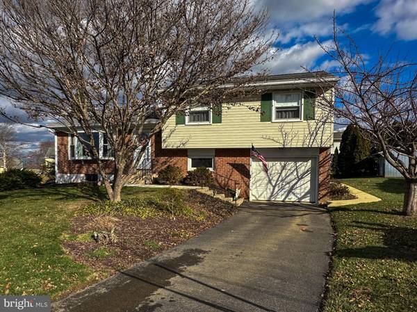 Willow Street, PA 17584,115 ELK LN