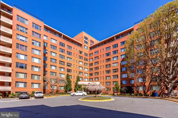 Arlington, VA 22209,1121 ARLINGTON BLVD #204