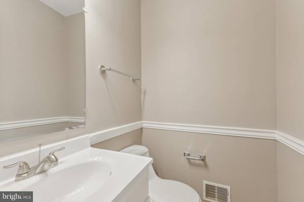 Oakton, VA 22124,3092 BRADFORD WOOD CT