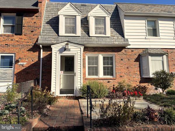 2137 N BRANDYWINE ST, Arlington, VA 22207