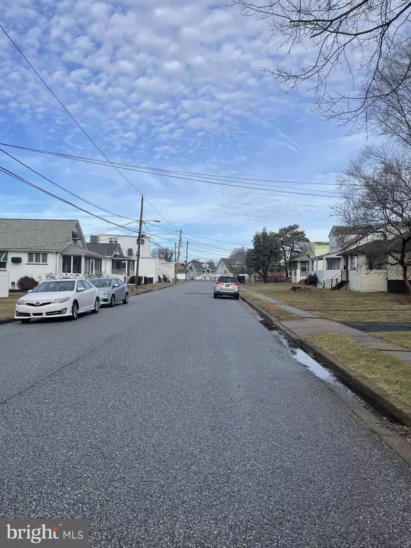 Wilmington, DE 19805,8 OAK AVE