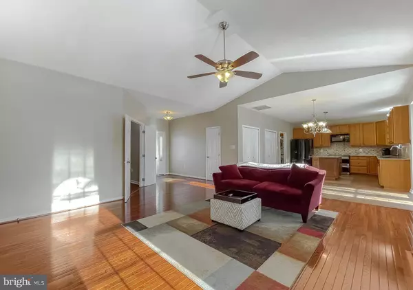 Waldorf, MD 20603,2831 DESERT SUN CT