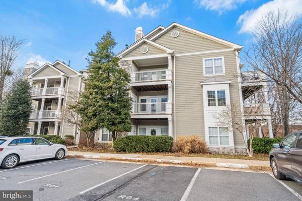 Reston, VA 20190,1704 LAKE SHORE CREST DR #21